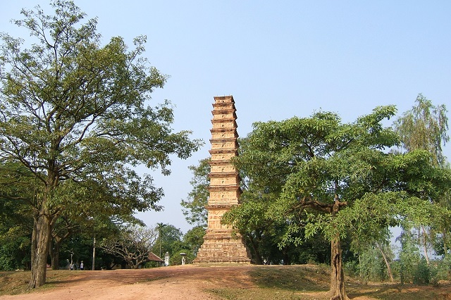 Bình Sơn - cổ tháp duy nhất còn sót lại của thời Lý - Trần